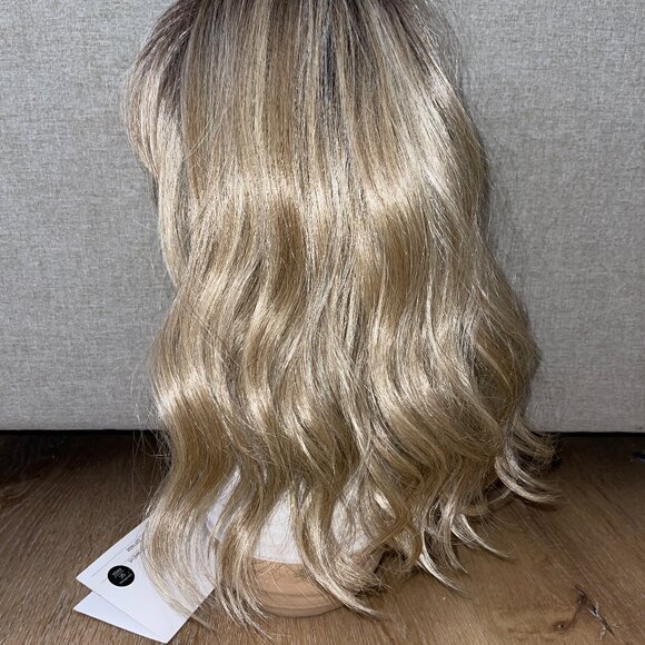 Jon Renau Maeve Wig | 22F16S8 Blonde | Heat Friendly Beachy Waves Lace Front NWT - Picture 1 of 15
